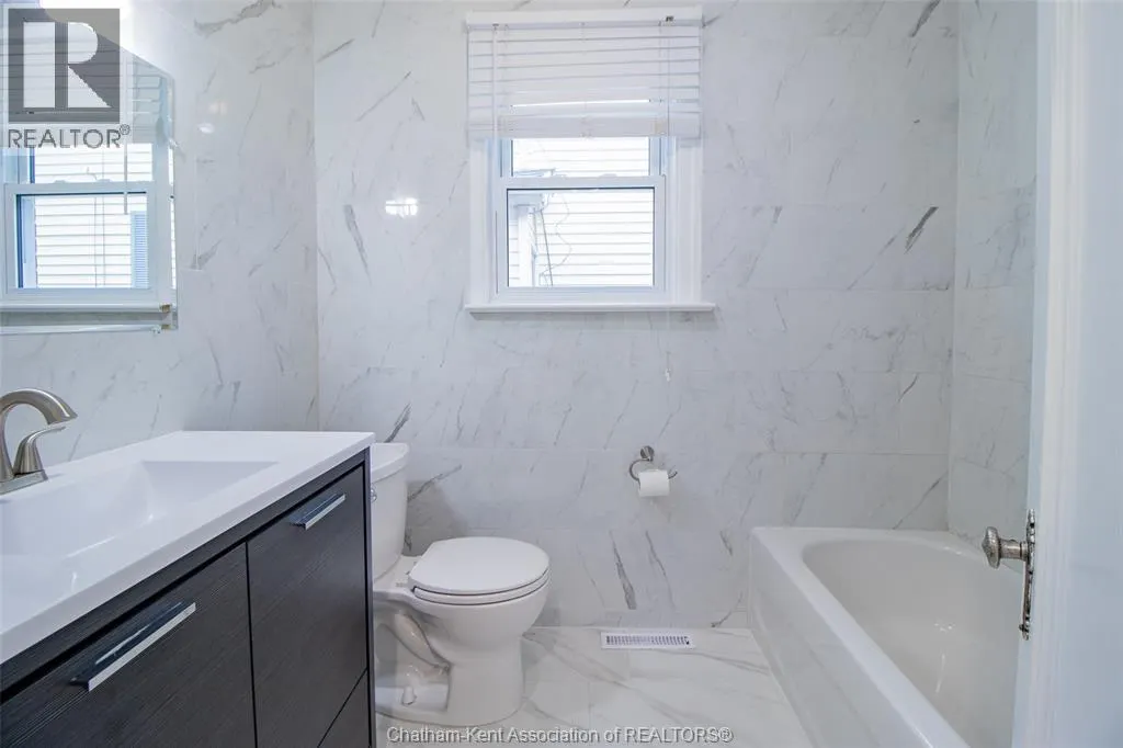 33 Wilson AVENUE