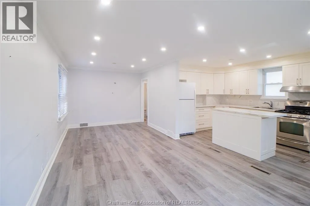 33 Wilson AVENUE