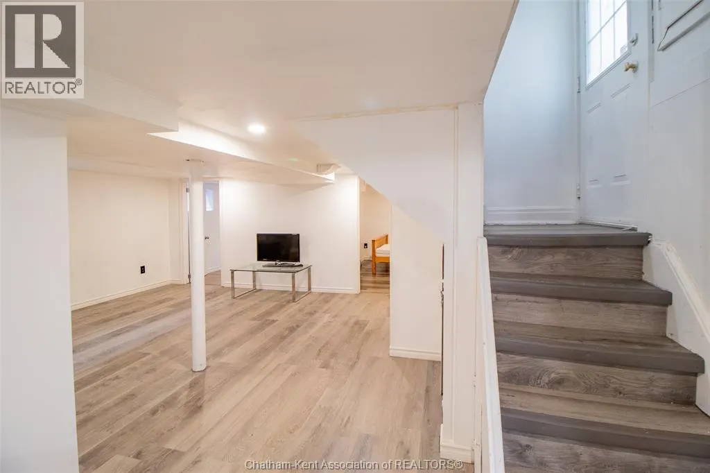 33 Wilson AVENUE