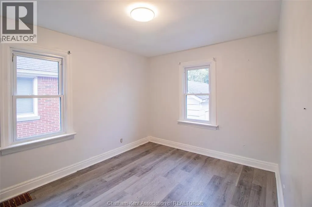 33 Wilson AVENUE