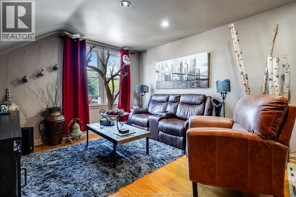 6245 Wyandotte STREET East