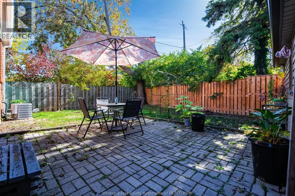 6245 Wyandotte STREET East