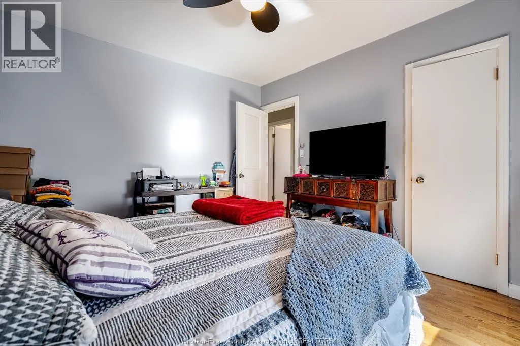 6245 Wyandotte STREET East