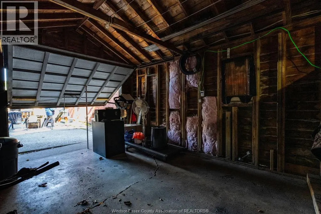 6245 Wyandotte STREET East