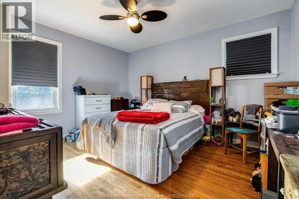 6245 Wyandotte STREET East