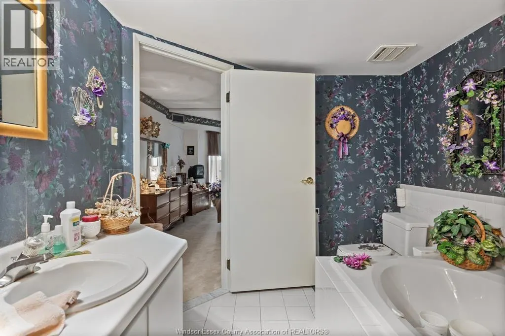 3601 RIVERSIDE East Unit# 1203