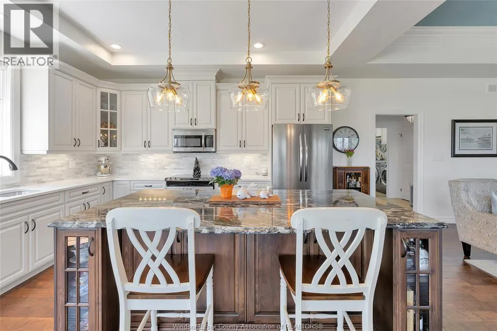 554 GOLD COAST DRIVE