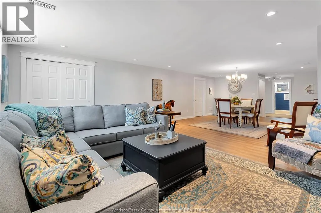 554 GOLD COAST DRIVE