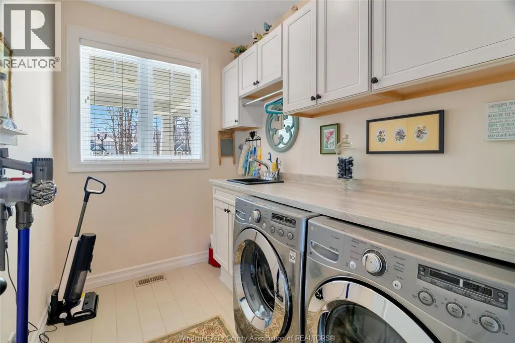 554 GOLD COAST DRIVE