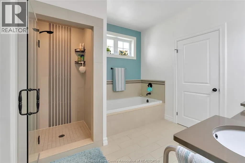 554 GOLD COAST DRIVE