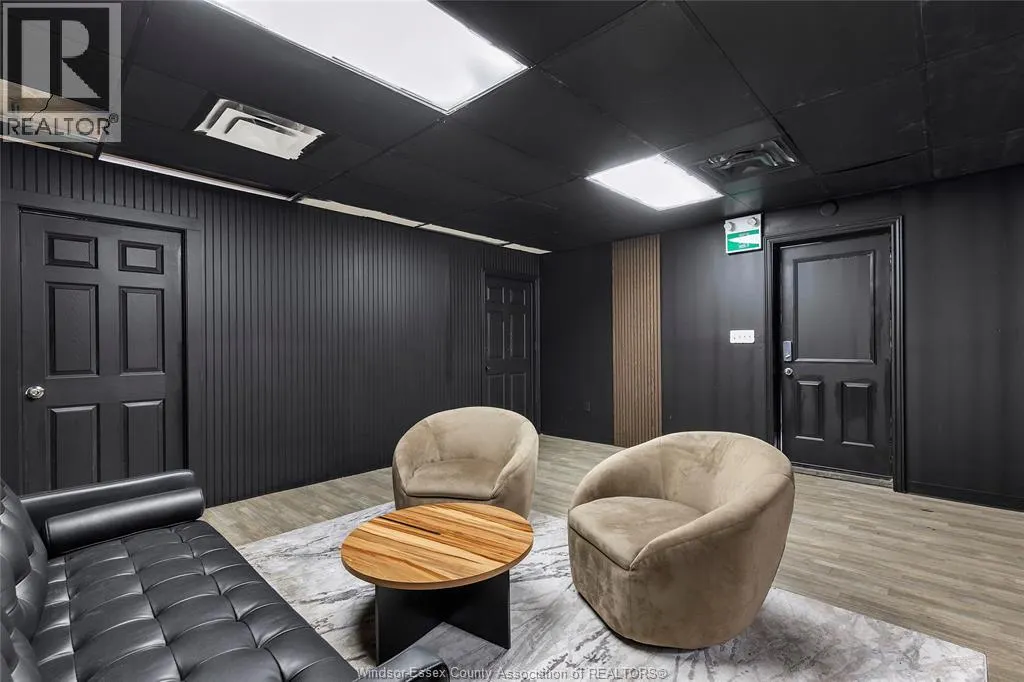 42 CENTRE STREET West