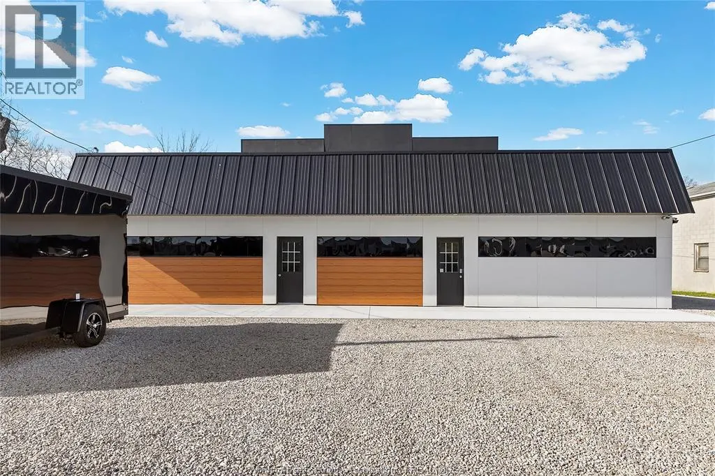 42 CENTRE STREET West