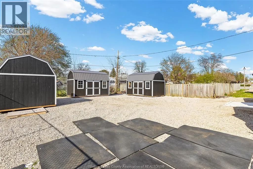 42 CENTRE STREET West