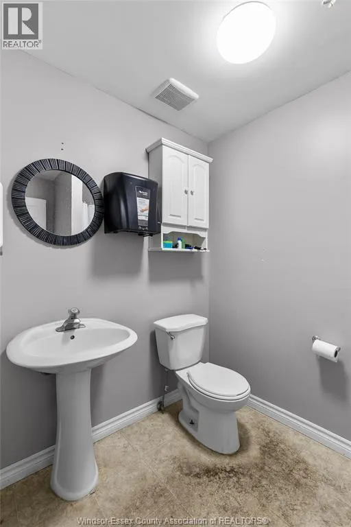 42 CENTRE STREET West