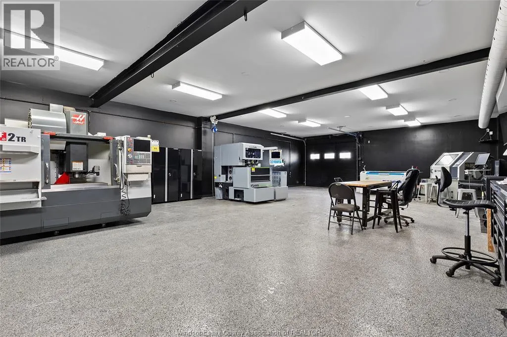 42 CENTRE STREET West