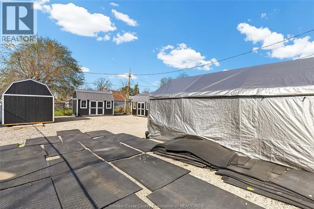 42 CENTRE STREET West