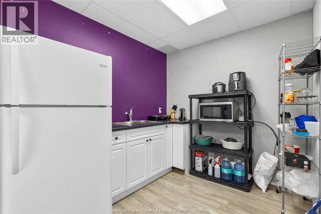 42 CENTRE STREET West