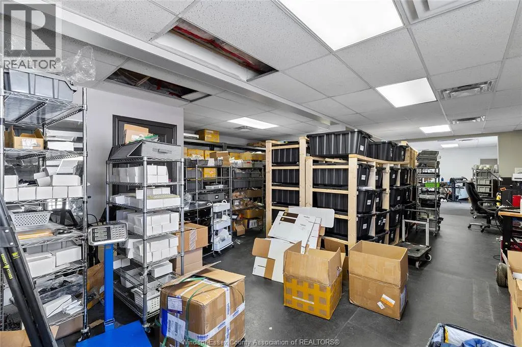 42 CENTRE STREET West