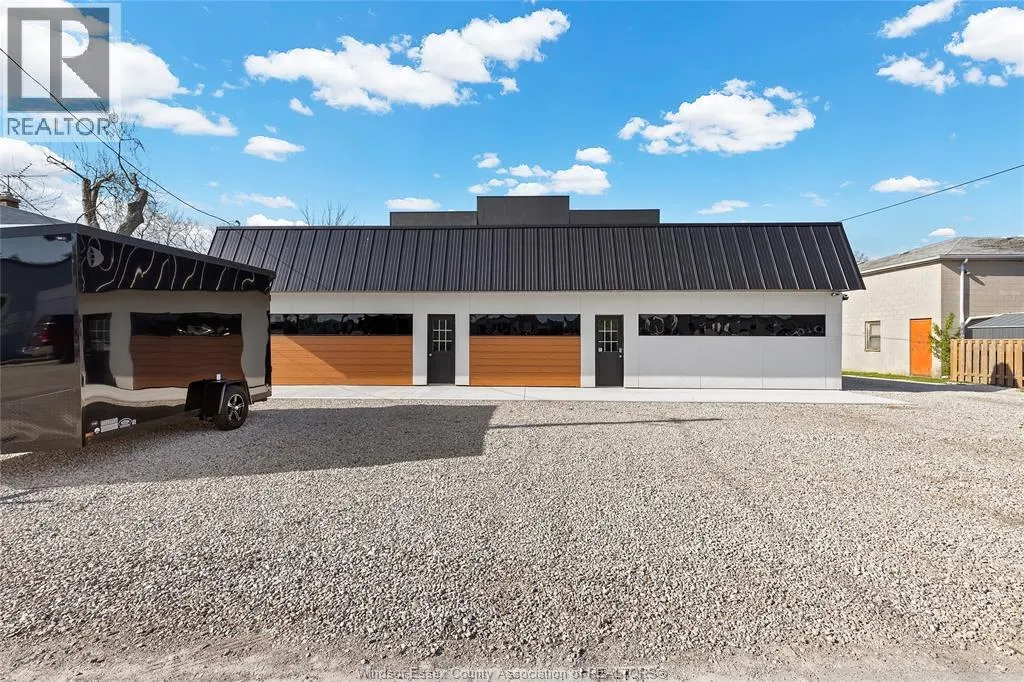 42 CENTRE STREET West