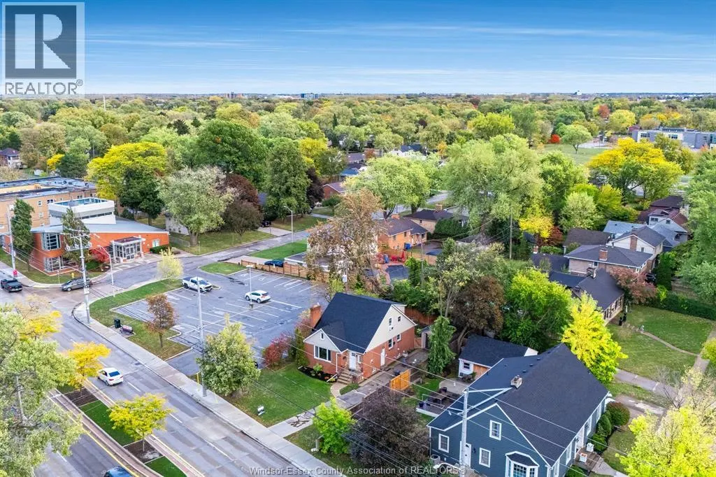 6245 Wyandotte STREET East