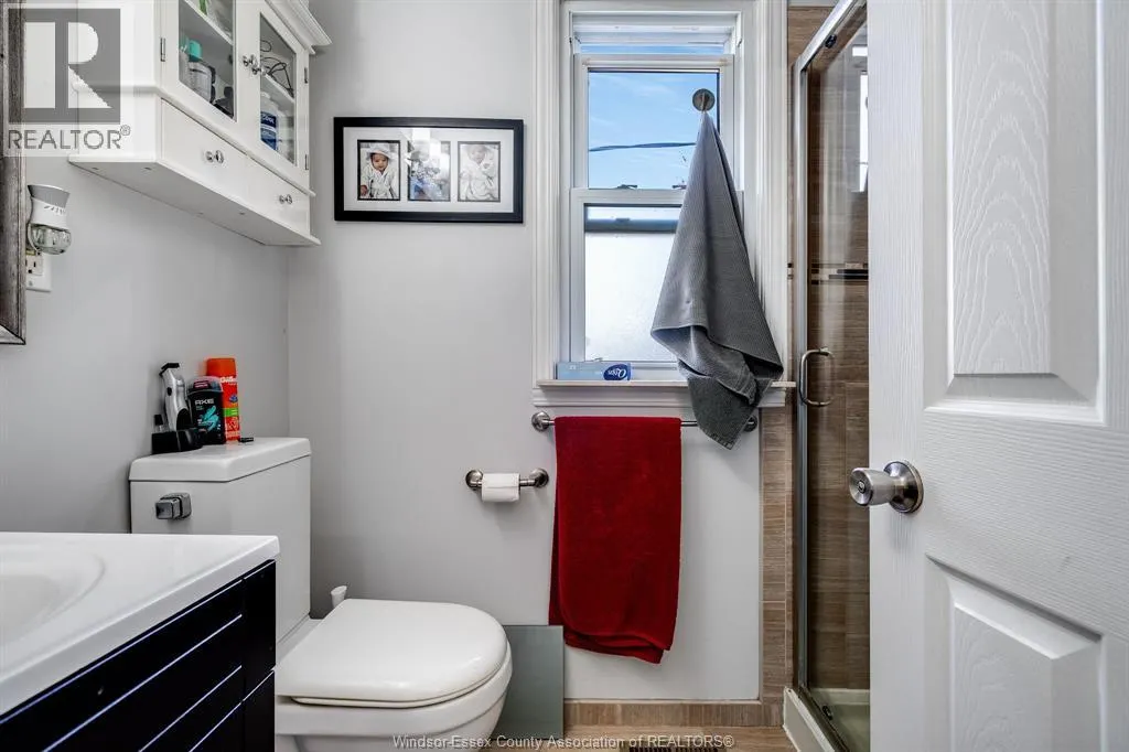 6245 Wyandotte STREET East