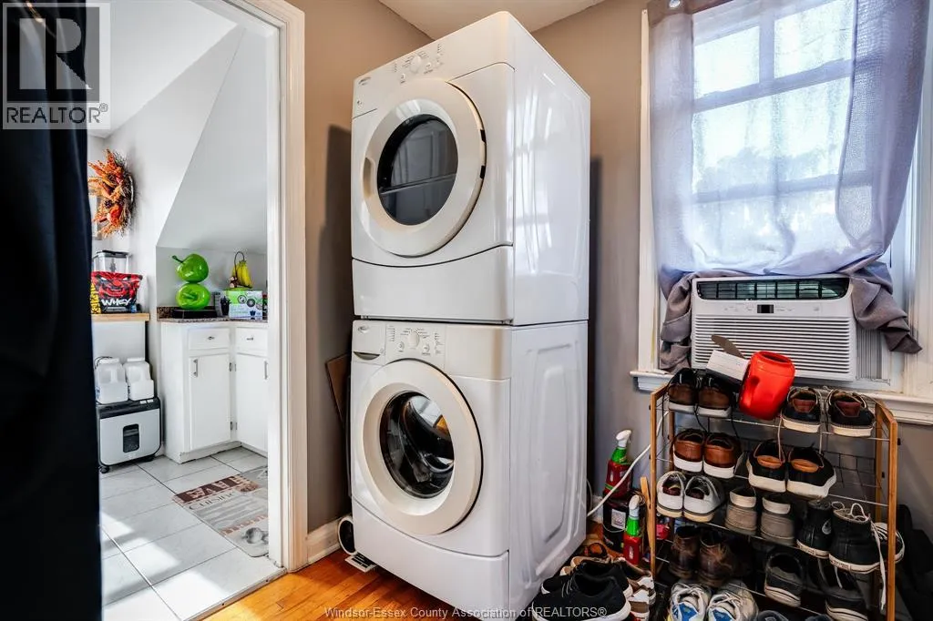 6245 Wyandotte STREET East