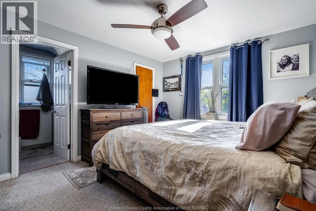 6245 Wyandotte STREET East