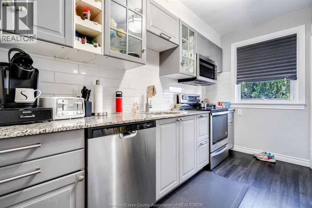 6245 Wyandotte STREET East