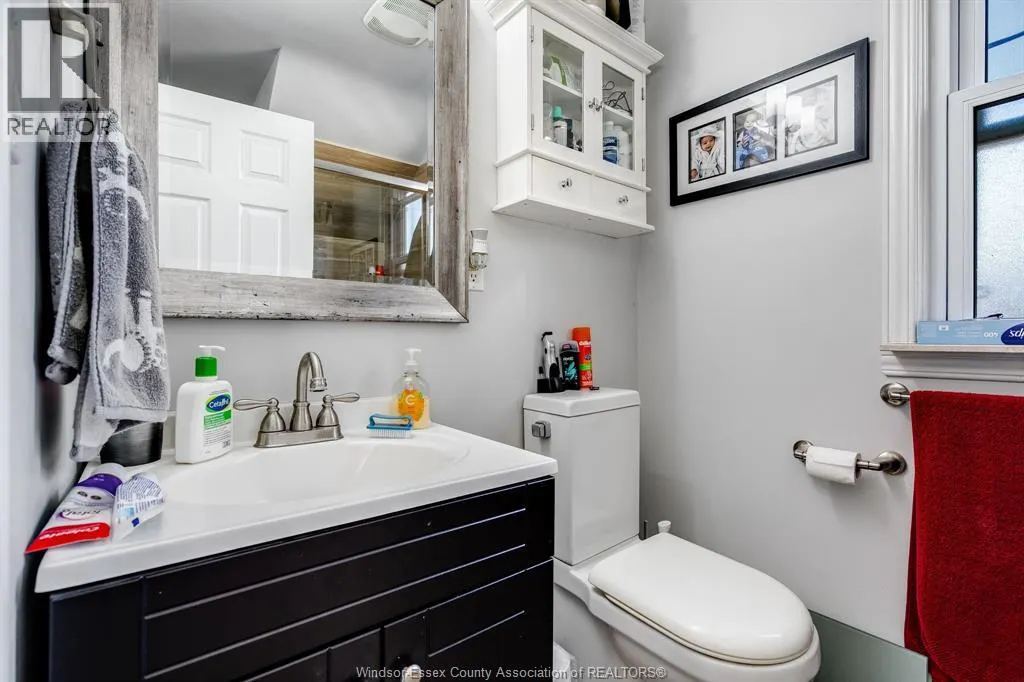 6245 Wyandotte STREET East