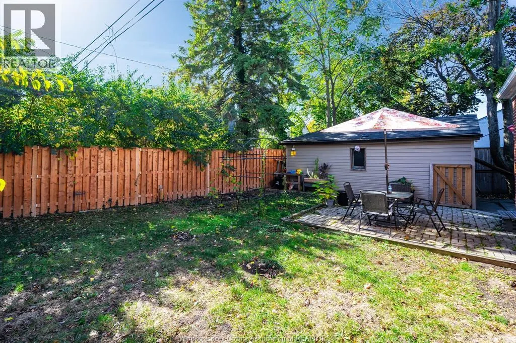 6245 Wyandotte STREET East