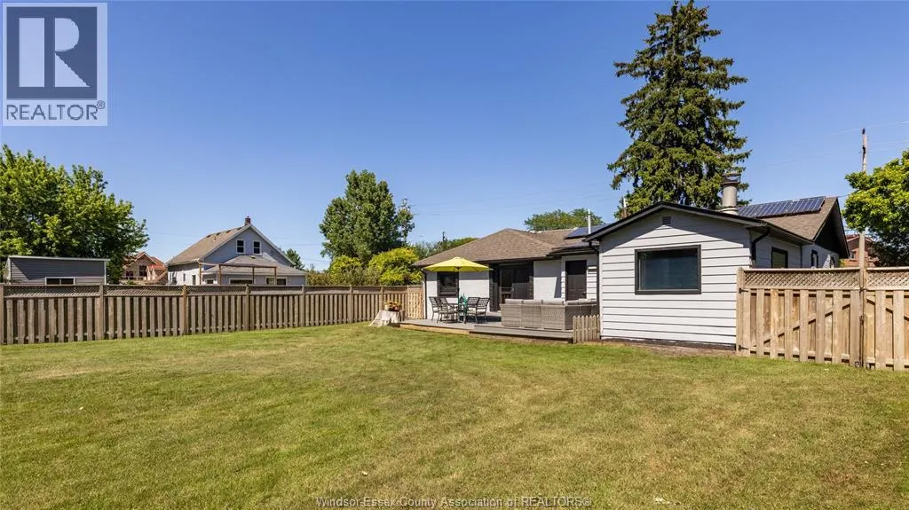 527 Jarvis AVENUE