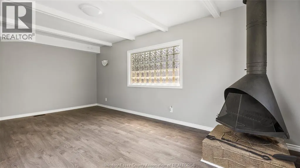 527 Jarvis AVENUE