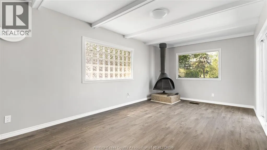 527 Jarvis AVENUE