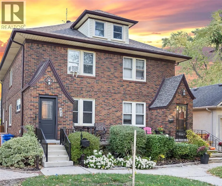 822 FAIRVIEW BOULEVARD