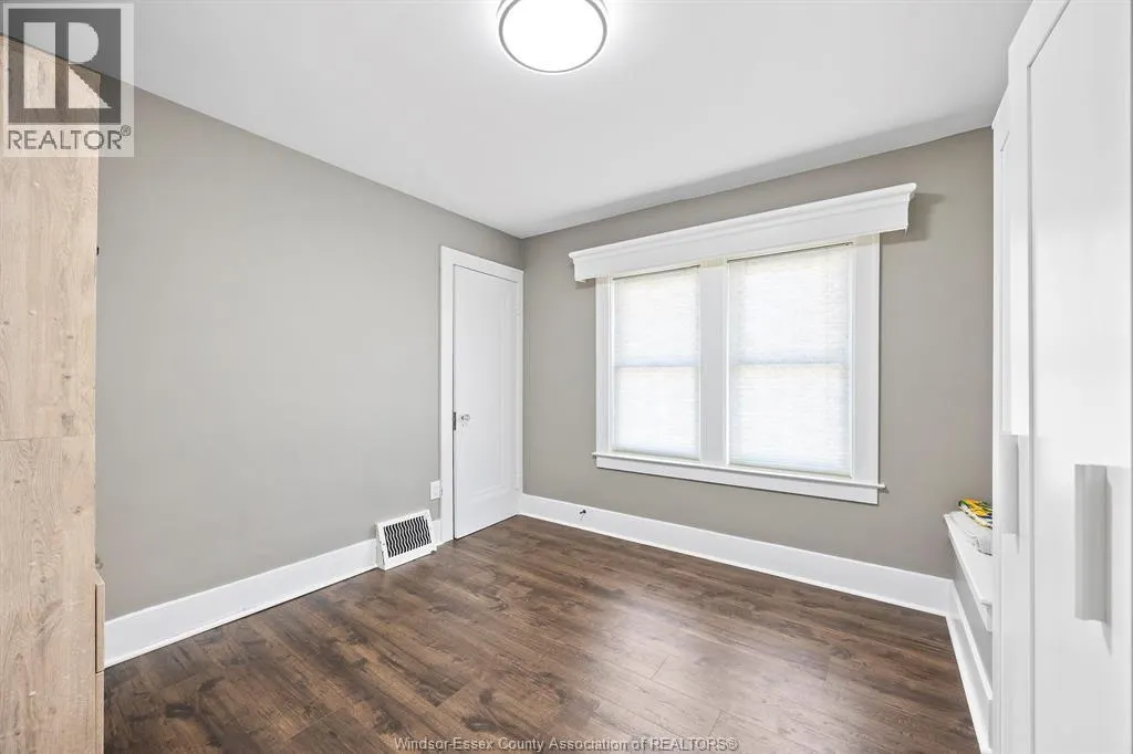 822 FAIRVIEW BOULEVARD