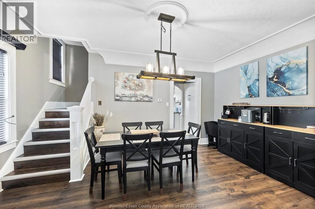 822 FAIRVIEW BOULEVARD