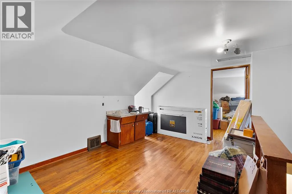 1038-1042 PELISSIER STREET