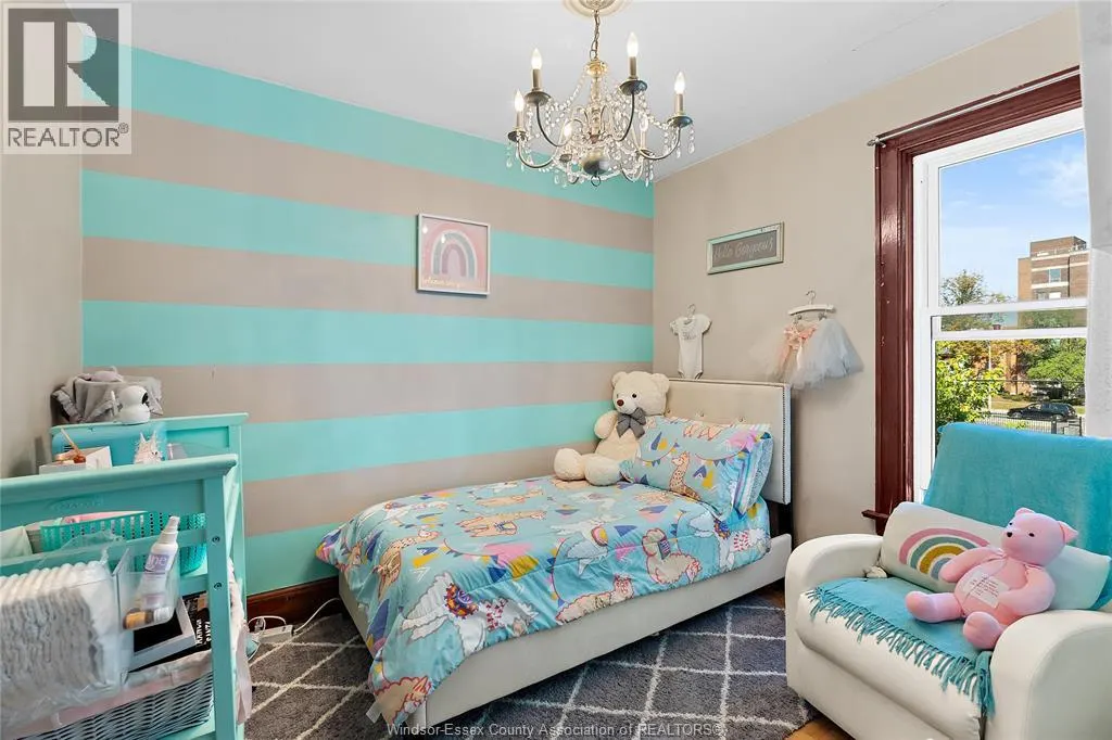 1038-1042 PELISSIER STREET