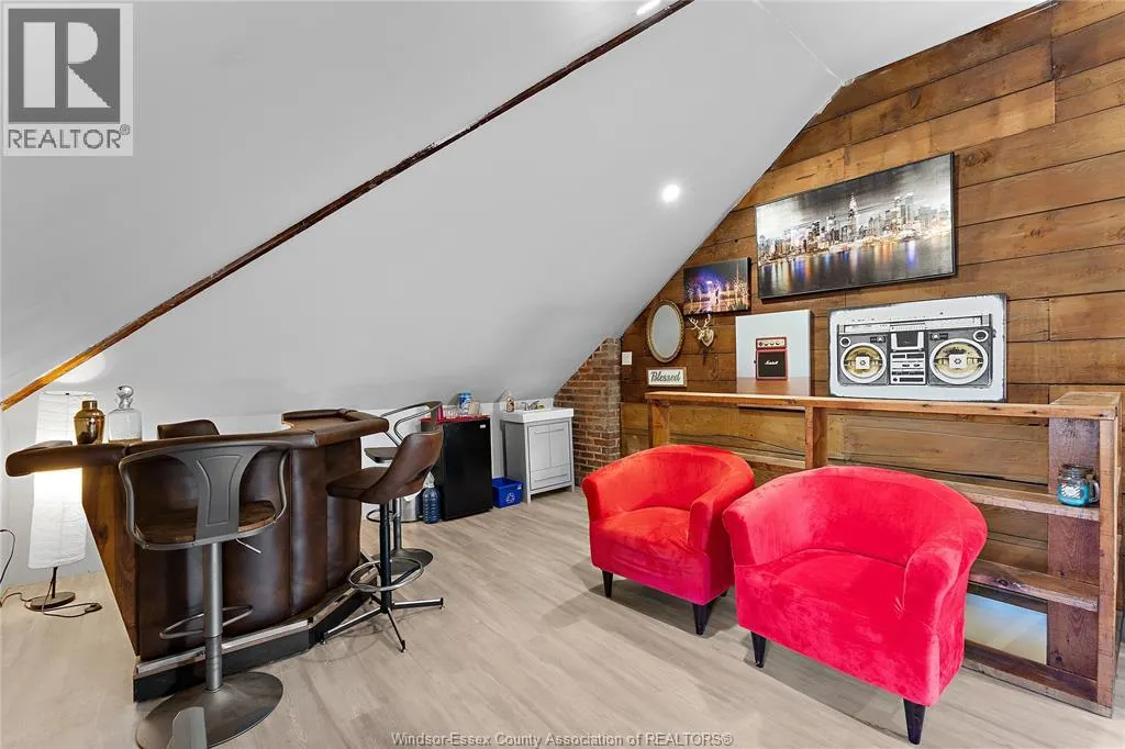 1038-1042 PELISSIER STREET