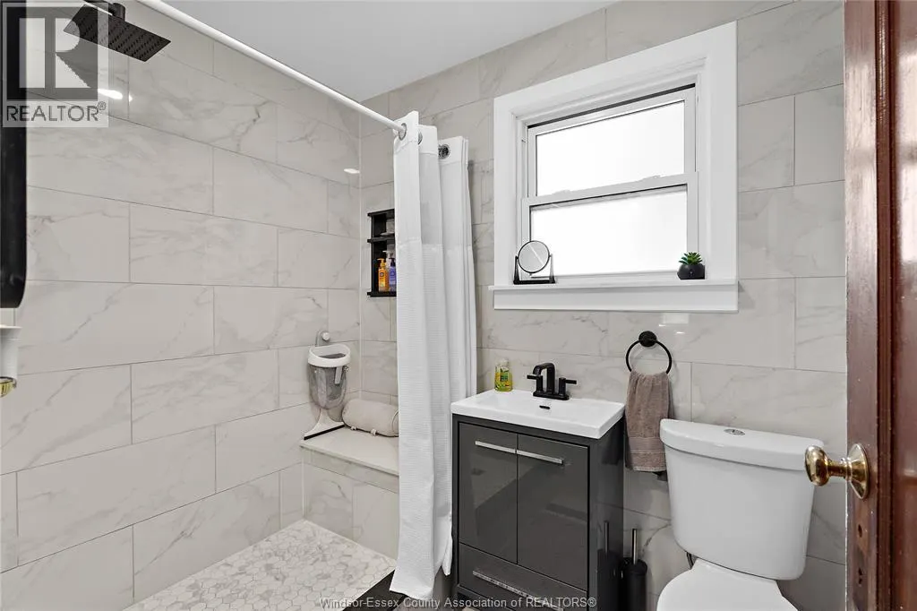 1038-1042 PELISSIER STREET