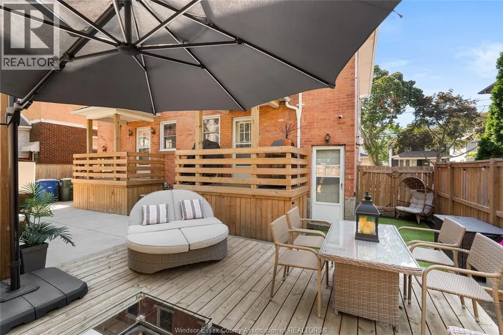 1038-1042 PELISSIER STREET