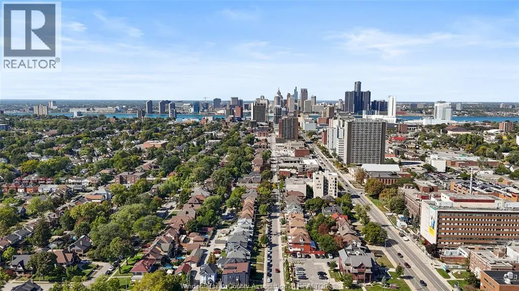 1038-1042 PELISSIER STREET