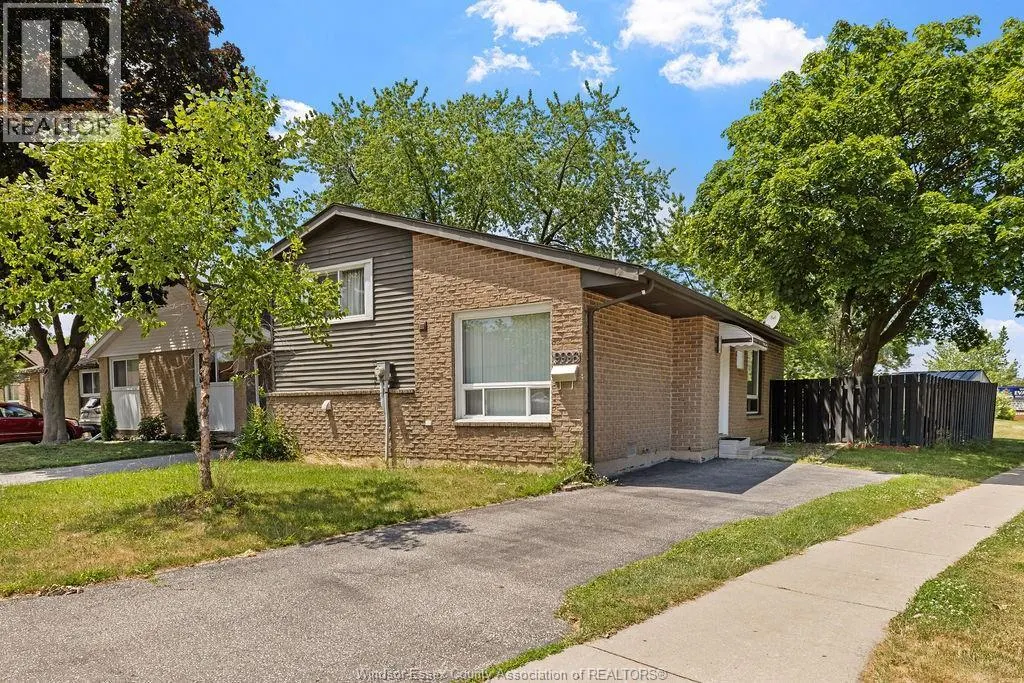 9996 FOREST GLADE COURT