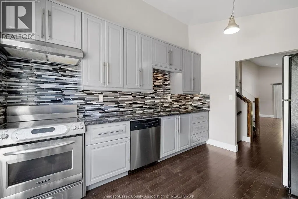 9996 FOREST GLADE COURT