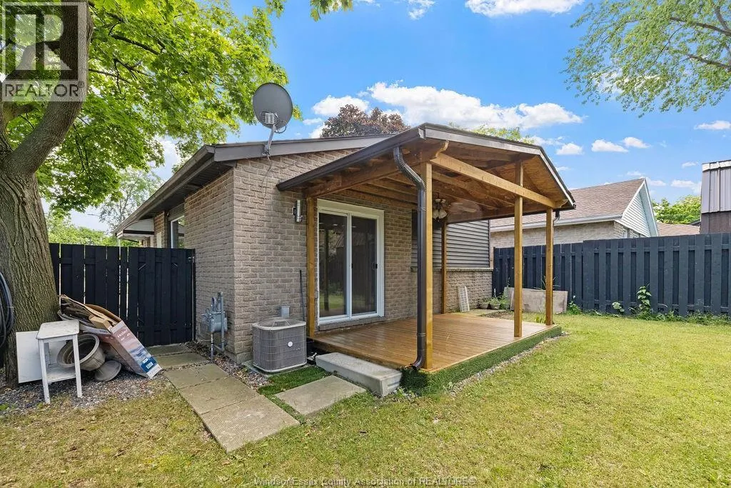 9996 FOREST GLADE COURT