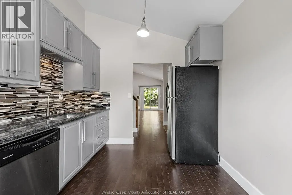 9996 FOREST GLADE COURT