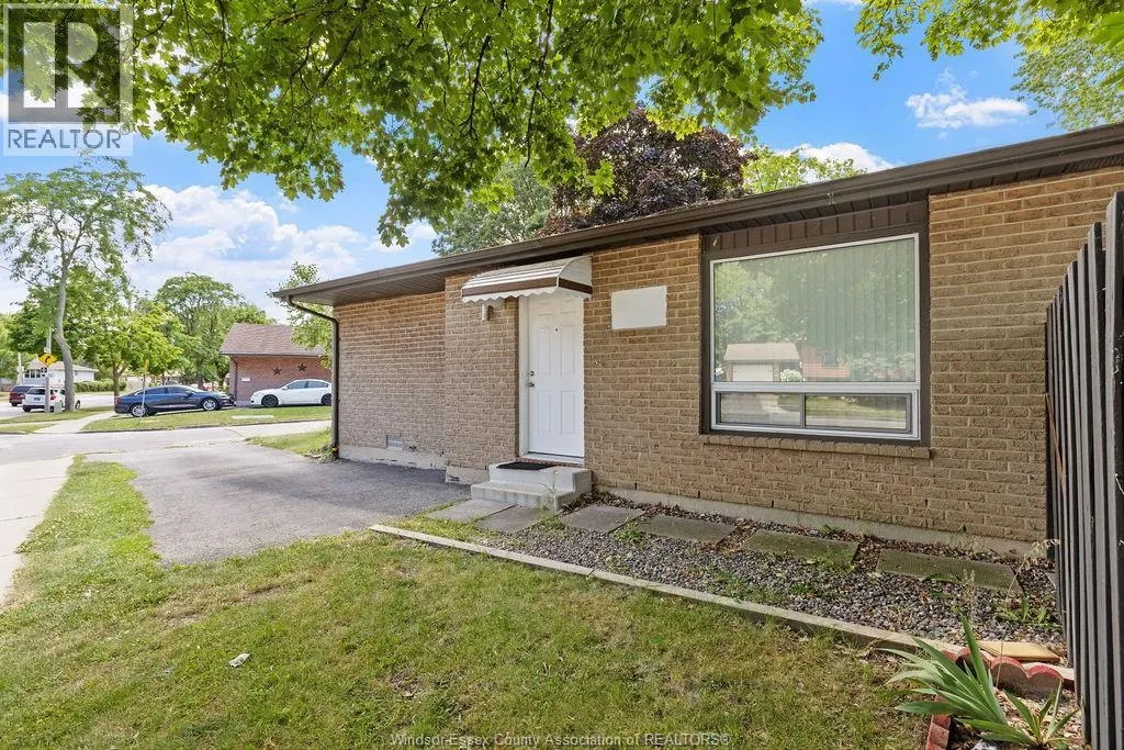 9996 FOREST GLADE COURT