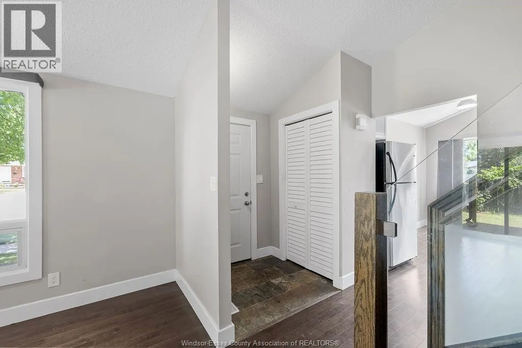 9996 FOREST GLADE COURT