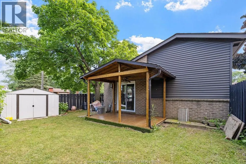 9996 FOREST GLADE COURT