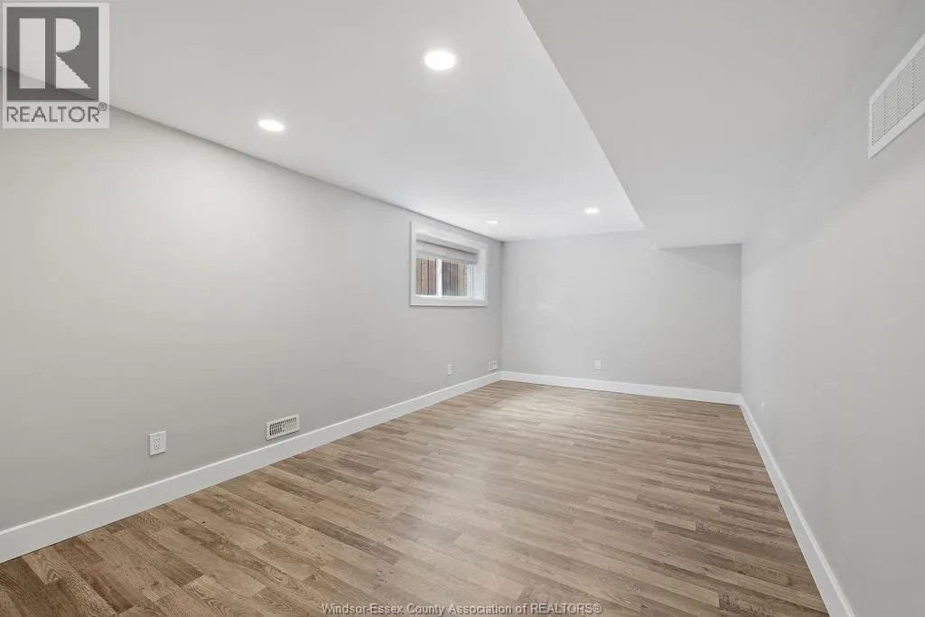 9996 FOREST GLADE COURT